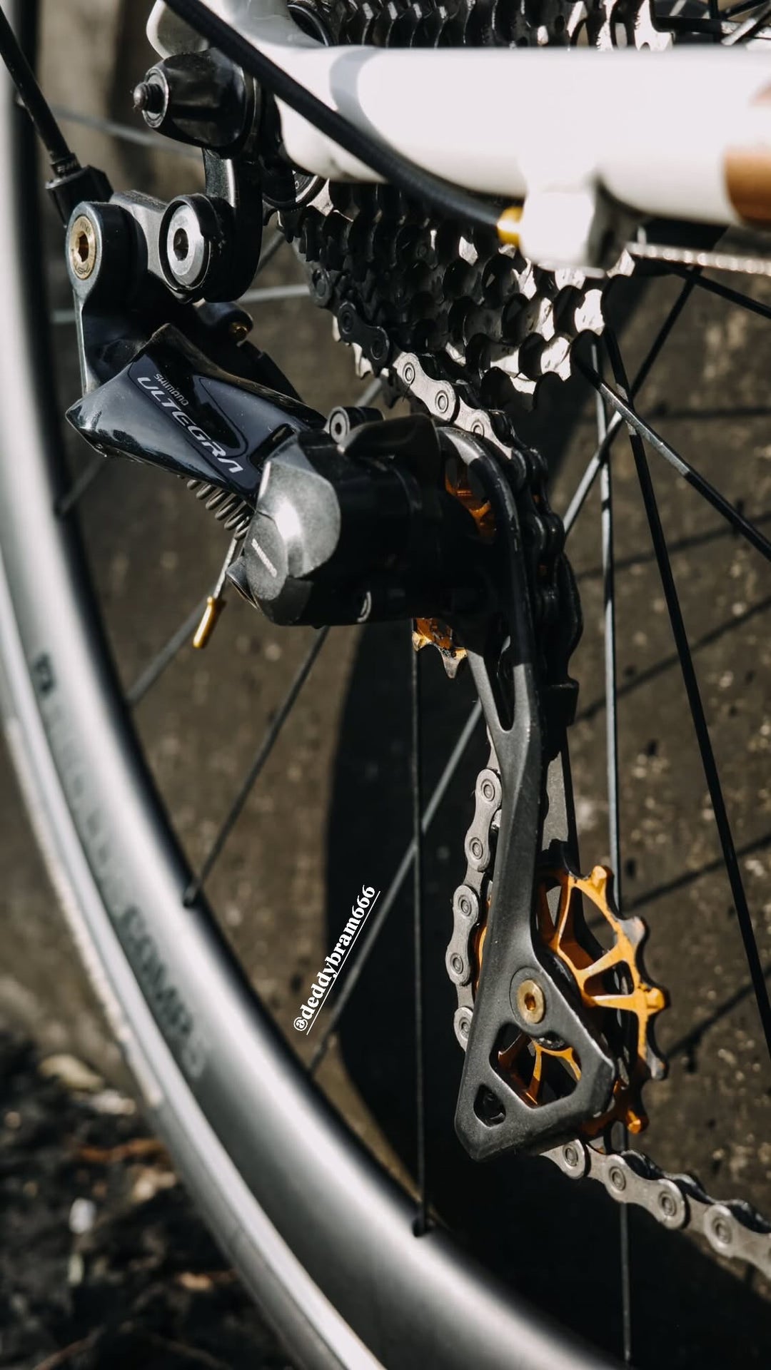 Strummer Super CNC Rear Derailleur Pulley Wheel (na may Itim na Ceramic Bearings)