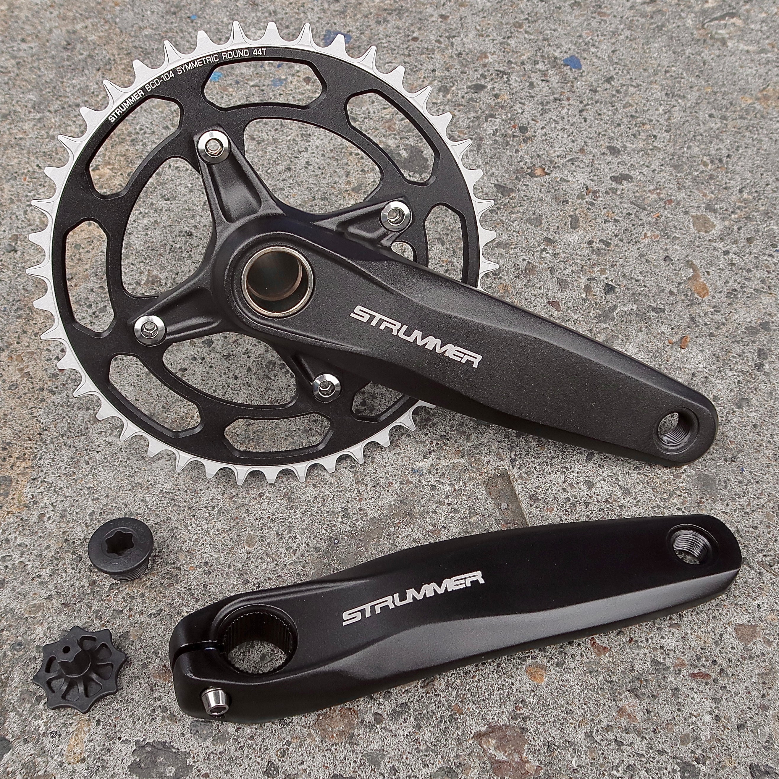 Strummer CW-098 CHAINWHEEL/CRANKSET, BCD-104, 120LX24 mm Spindle