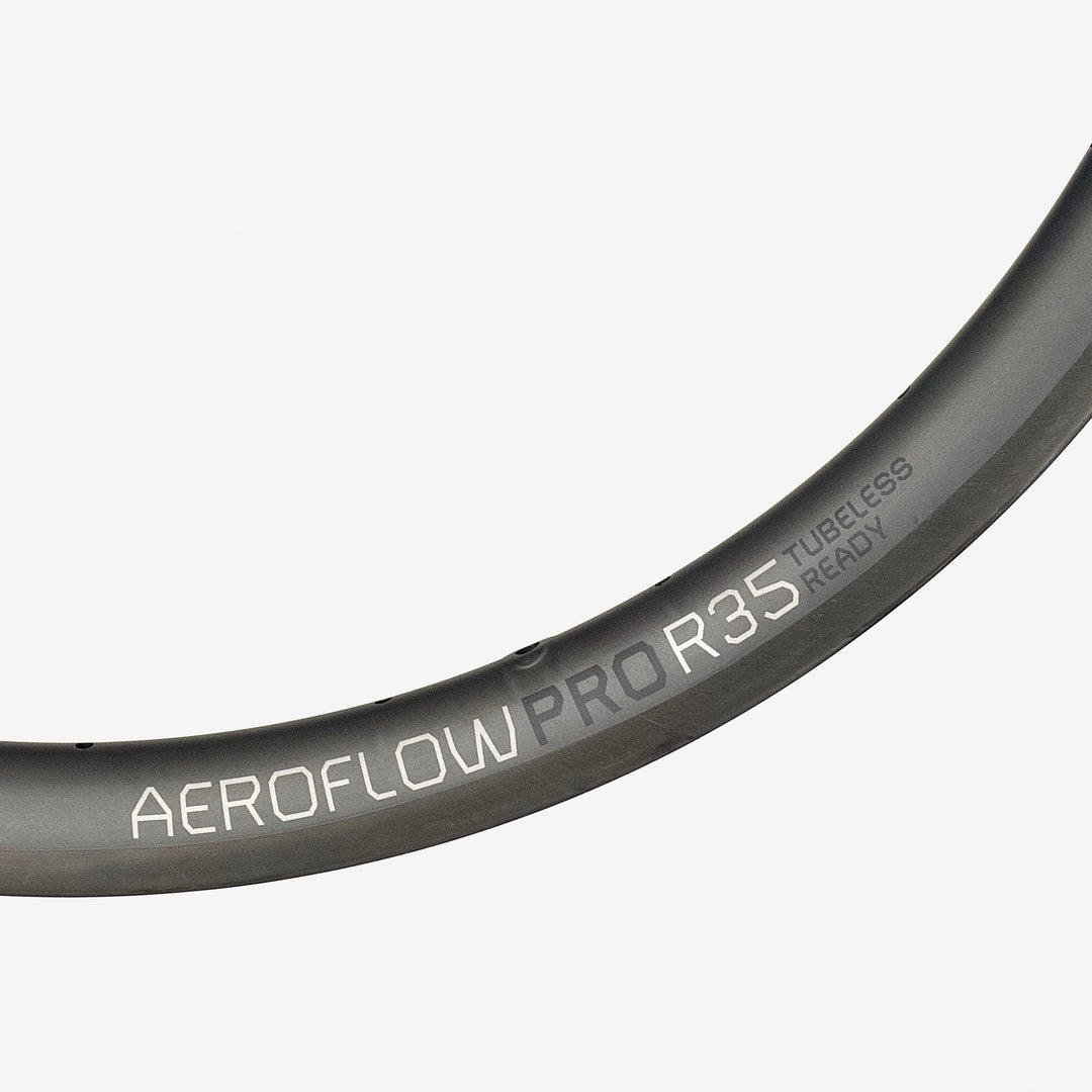 Strummer Aeroflow Pro Carbon 700C Rim-Brake Rim (1 ชิ้น)