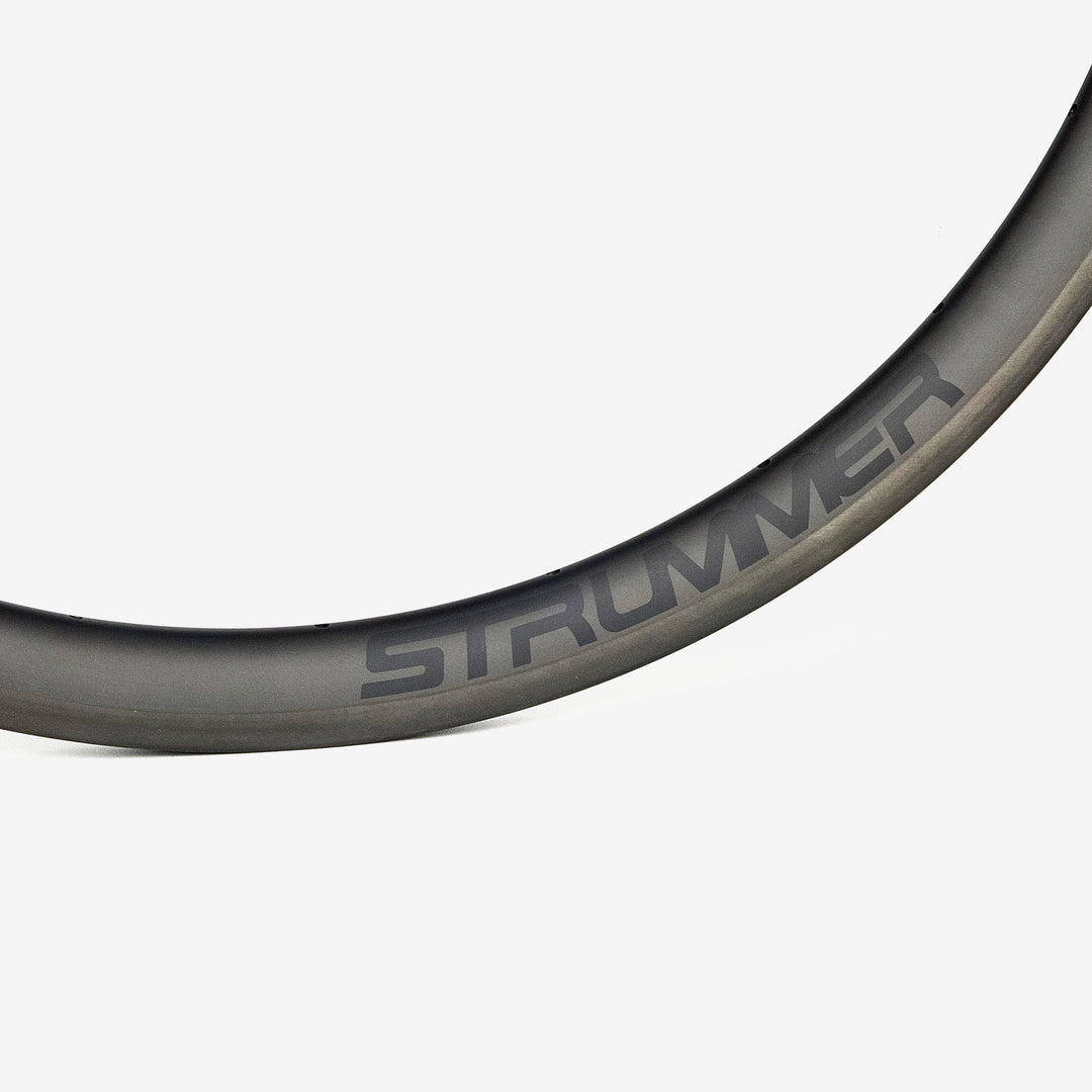 Strummer Aeroflow Pro Carbon 700C Rim-Brake Rim (1 ชิ้น)