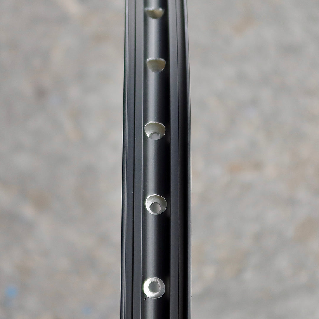 Strummer Evo17 aluminium bmx allloy rims dengan teknologi siap tanpa tiub