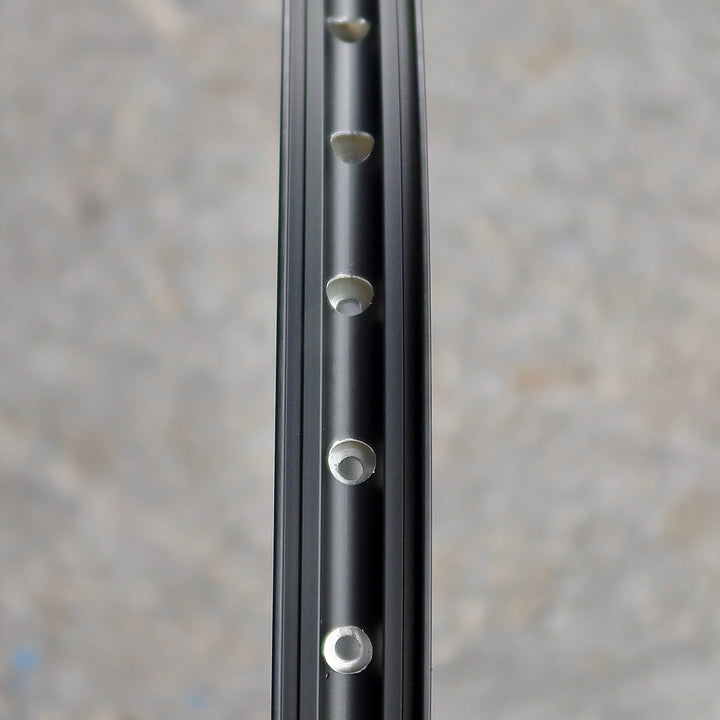 Strummer Evo17 aluminium bmx allloy rims dengan teknologi siap tanpa tiub