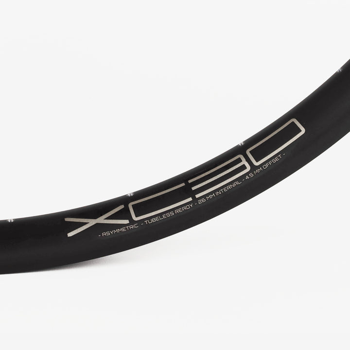 Vành xe hợp kim không săm Strummer XC30 Asymmetric (29")