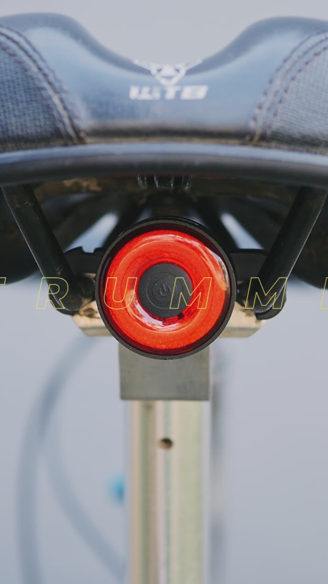 Strummer RL-40bs Smart Rear Light (na may preno sensor at awtomatikong paggising)
