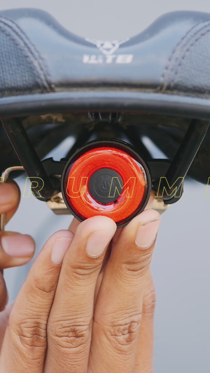 Strummer RL-40bs Smart Rear Light (na may preno sensor at awtomatikong paggising)