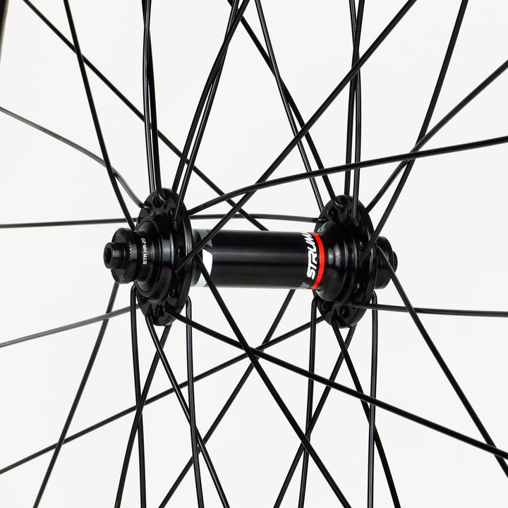 Strummer (Race-700 30 mm) Wheelset เบรกโลหะผสมกับ (HR-20 4-PAWL 32/32H HUB SET)