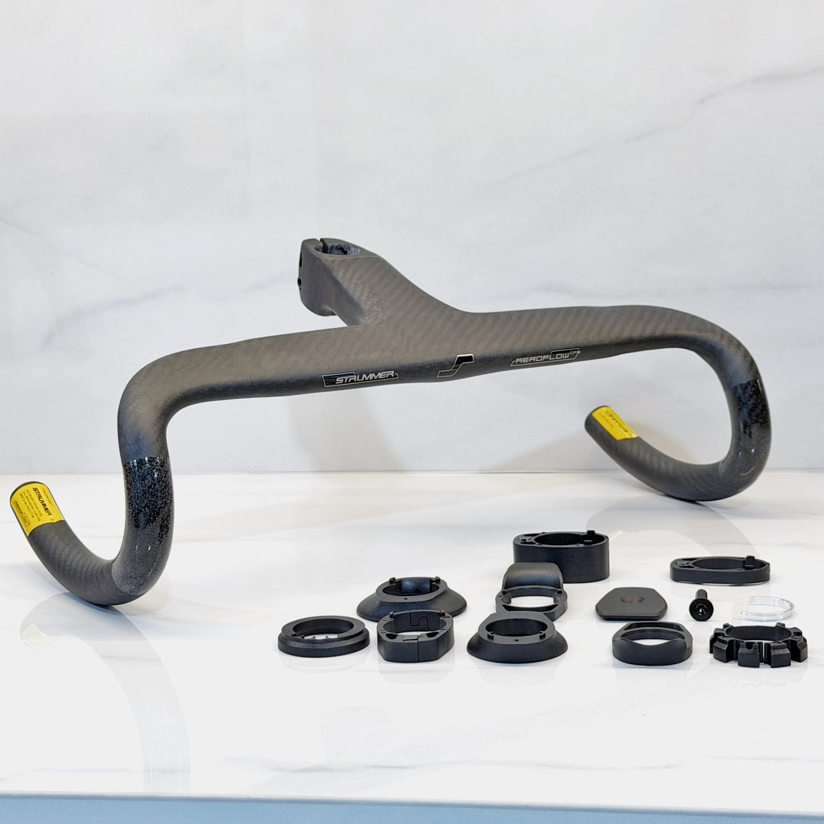 Drop-Bar-Strummer Aeroflow CF5 (integrierte, innenliegende Kabelführung)