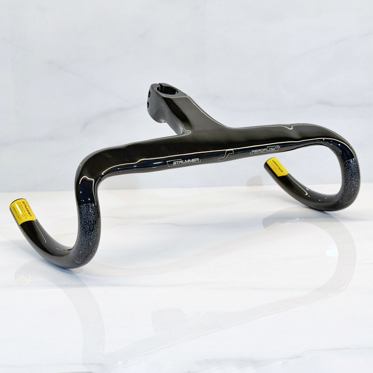 Drop-Bar-Strummer Aeroflow CF5 (integrierte, innenliegende Kabelführung)