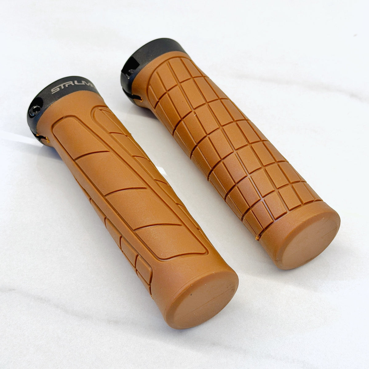 Grip Strummer HFT-785PL Brown dengan pengunci Mat Black, foto 2