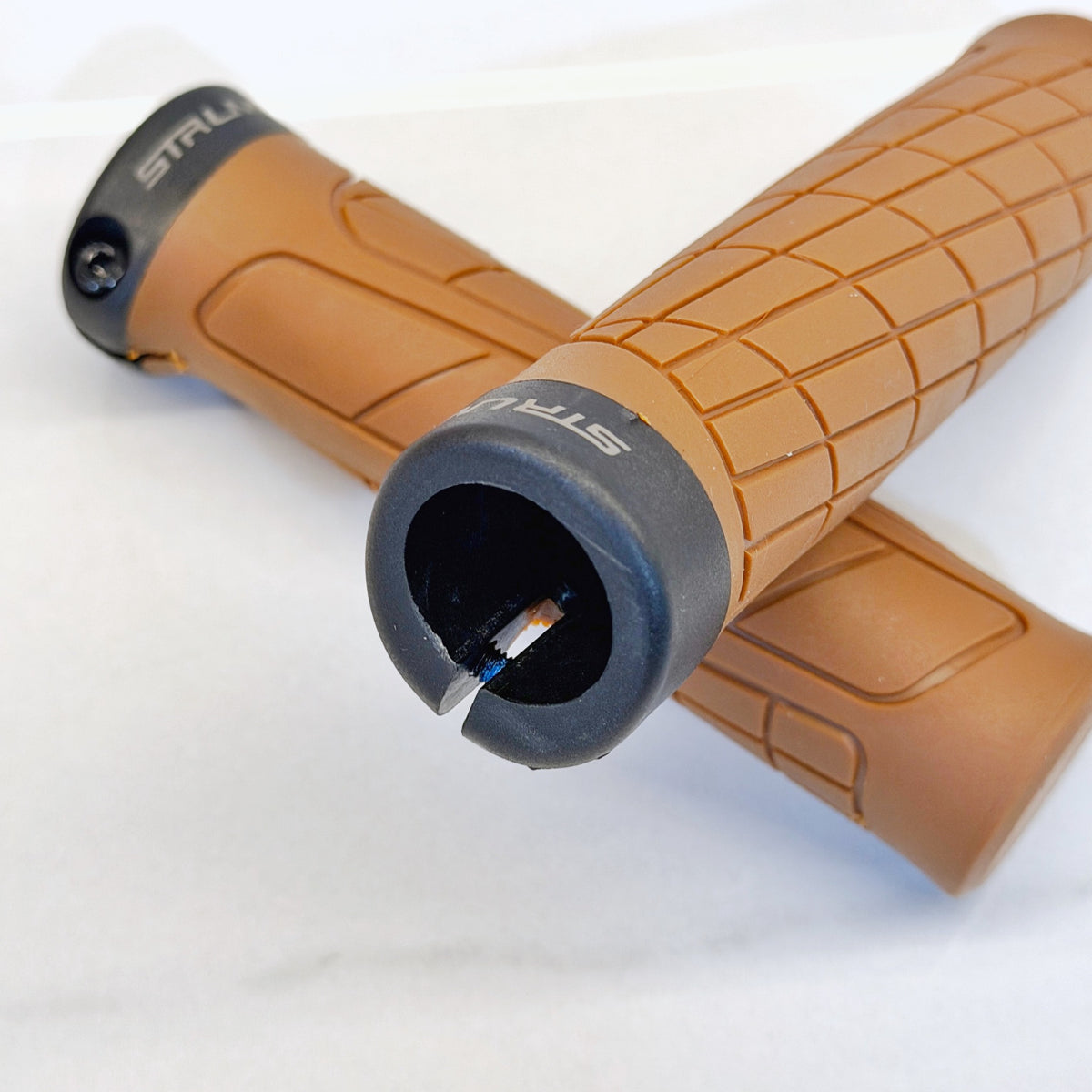 Grip Strummer HFT-785PL Brown dengan pengunci Mat Black, foto 3