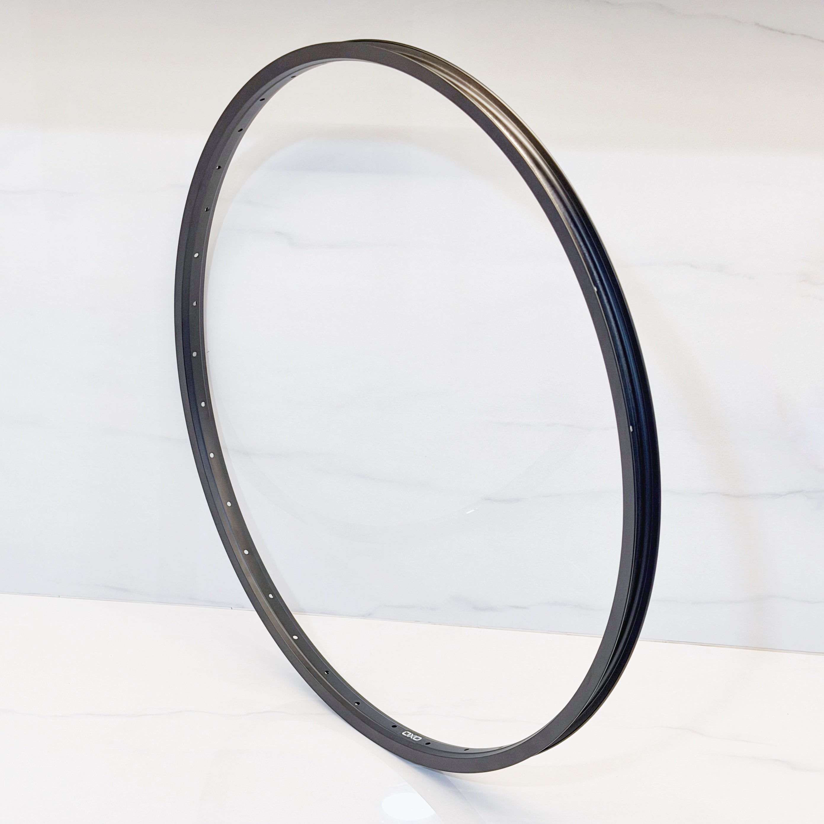 リム OXO 26 × 1-3/8 36H 14G (420 g) ブラック – ETRTO 590 / 650A