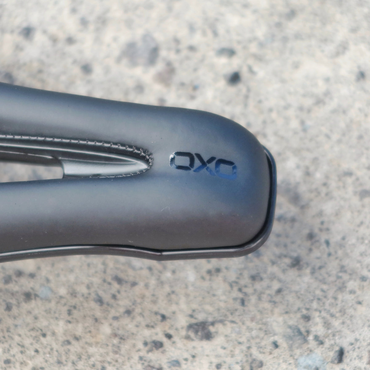 OXO SD-B02 Sattel mit Loch