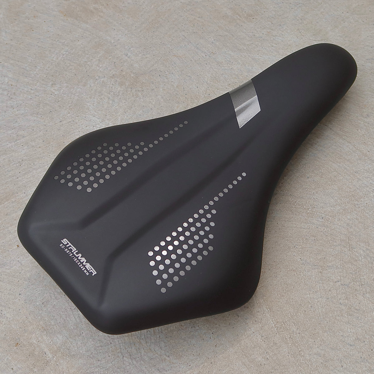 Strummer SD-8975 Fahrradsattel (150x245)