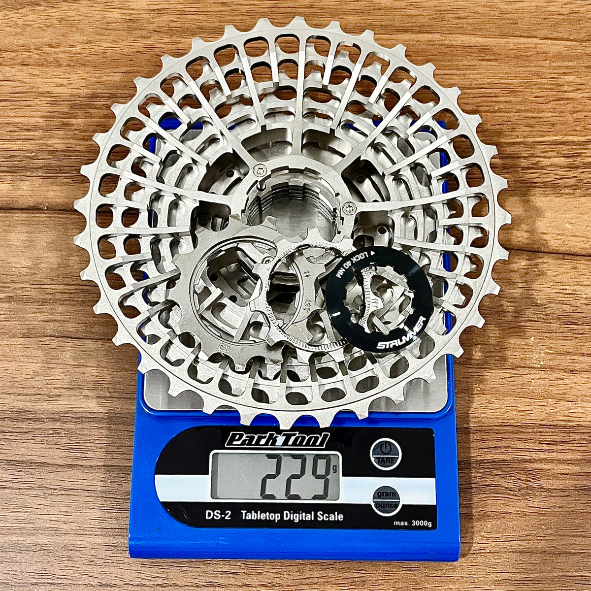 Líp cassette siêu nhẹ dành cho xe đạp đường trường Strummer HG