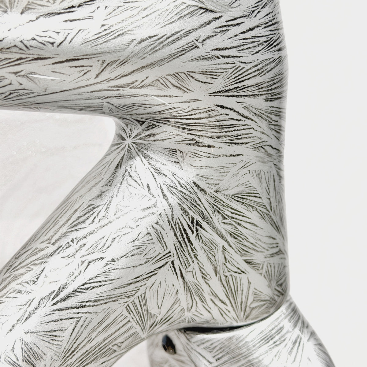 Strummer Traverse CF2 Crystal Silver Glossy White Size M (Head Tube Detail)