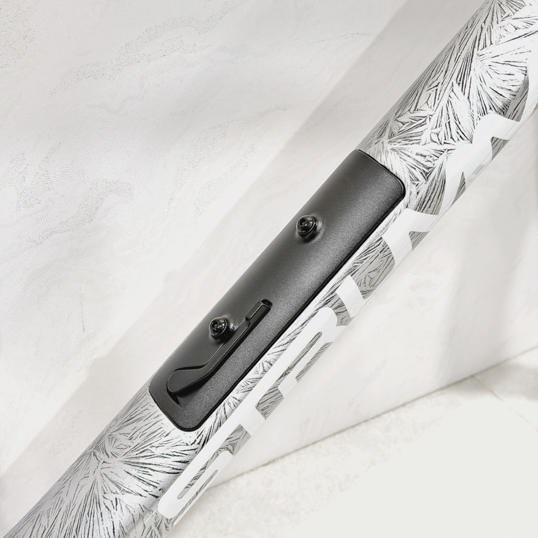 Strummer Traverse CF2 Crystal Silver Glossy White Size M (internal Storage Detail)