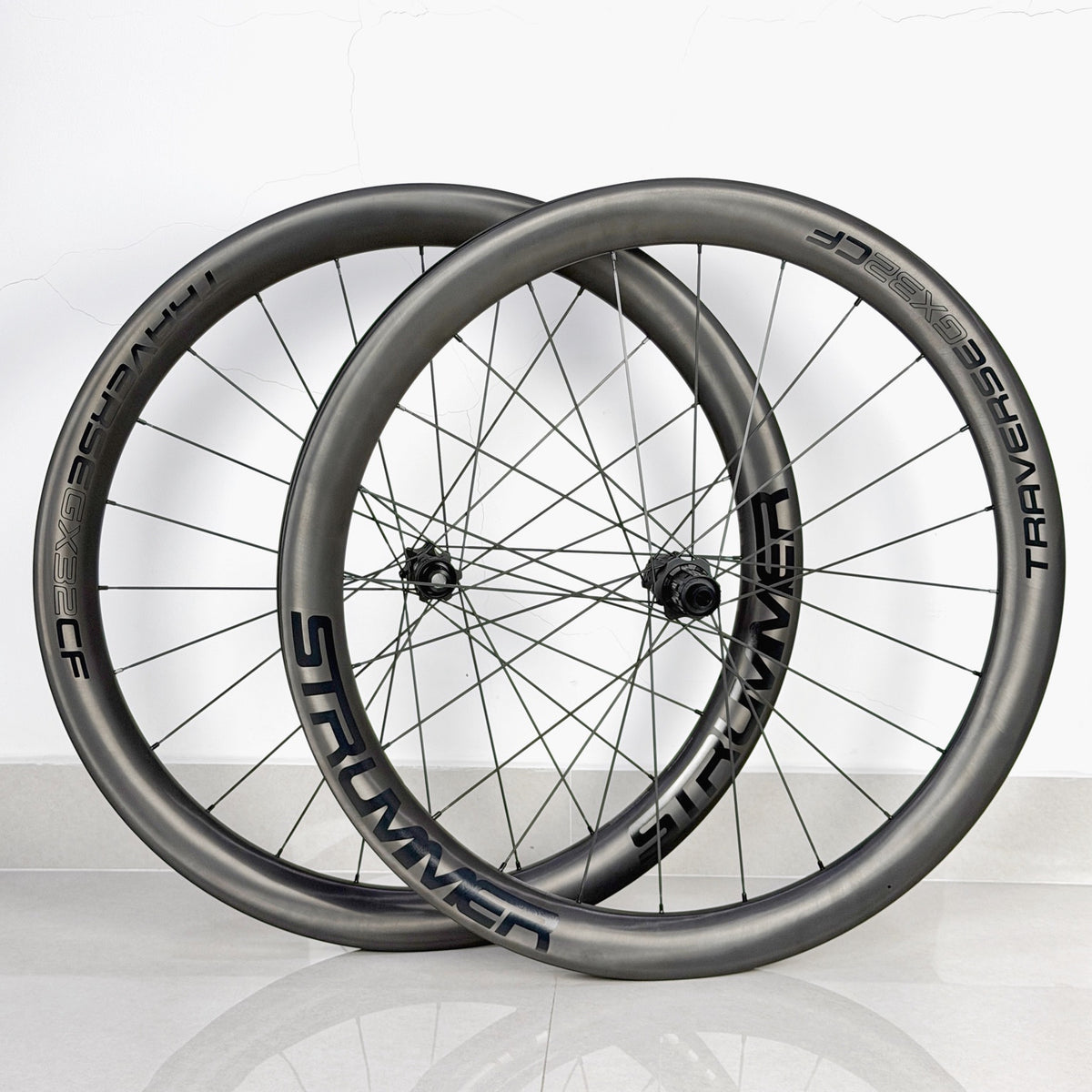 Strummer Traverse GX32 CF HR-500 — Wheelset tampak keseluruhan