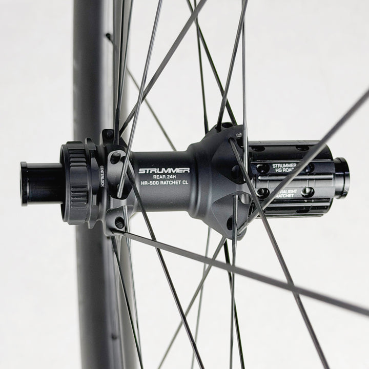 Strummer Traverse GX32 CF HR-500 — Detail hub belakang