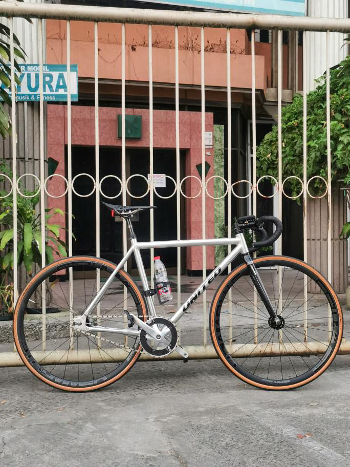 Strummer Hyper30 700c Pelek Sepeda Jalan Campuran Rem Cakram (20H/24H/28H/32H)