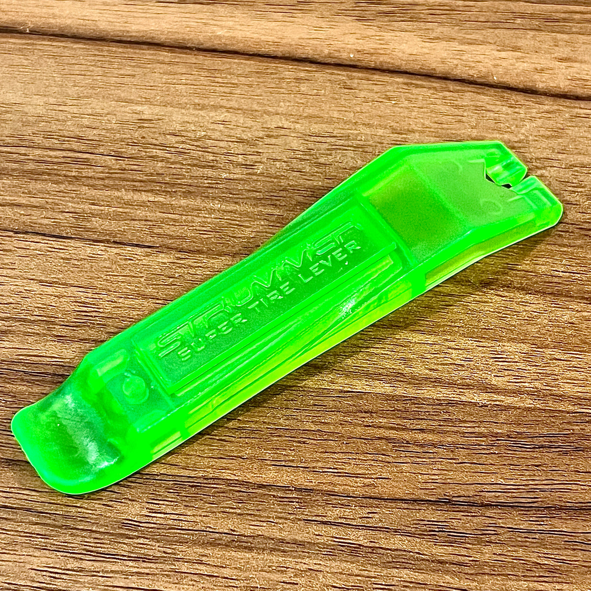 Cây nạy lốp Super Strummer (màu ngẫu nhiên)