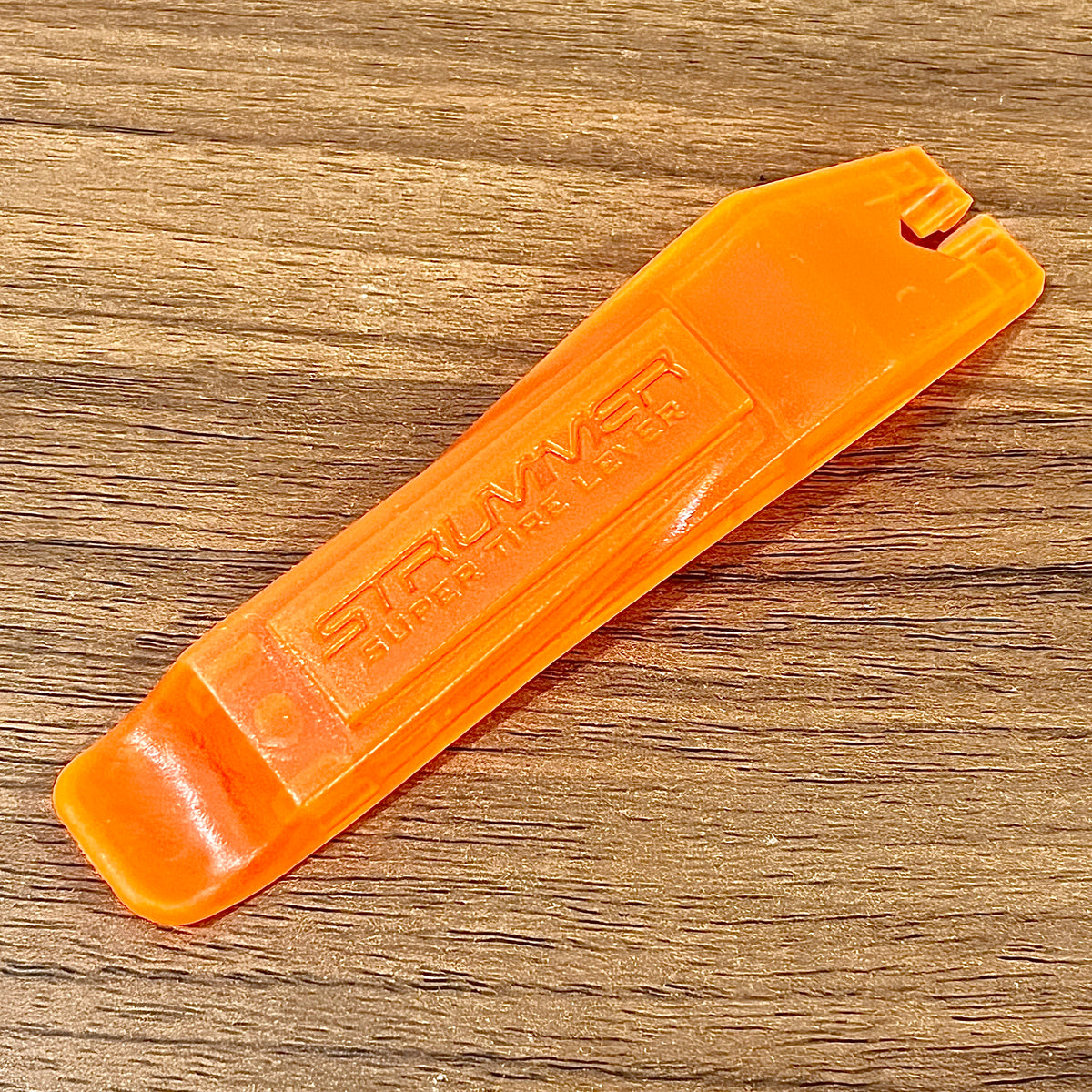Cây nạy lốp Super Strummer (màu ngẫu nhiên)