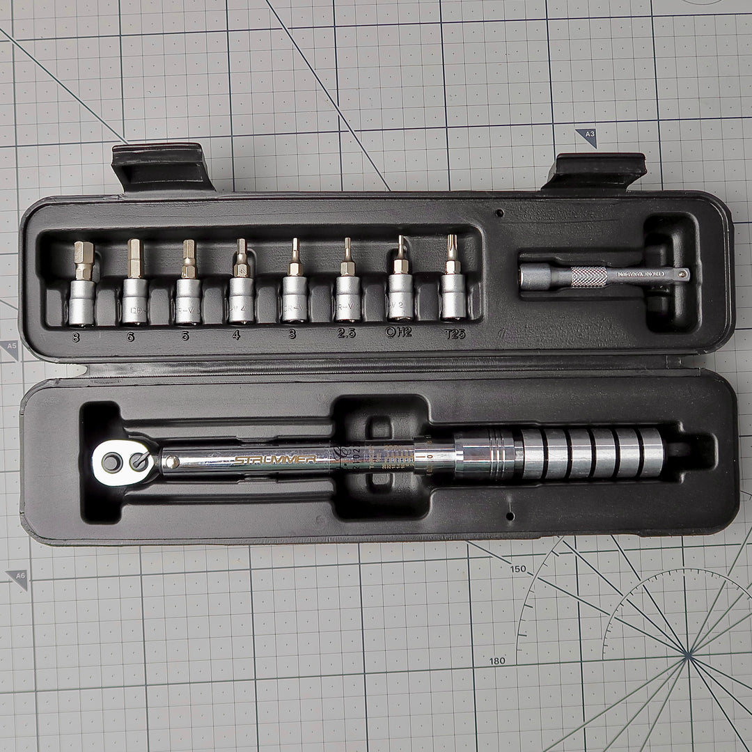 Strummer TW-26C Torque Wrench (2-26 Nm, Clicker Type with 1/4 inch Socket)