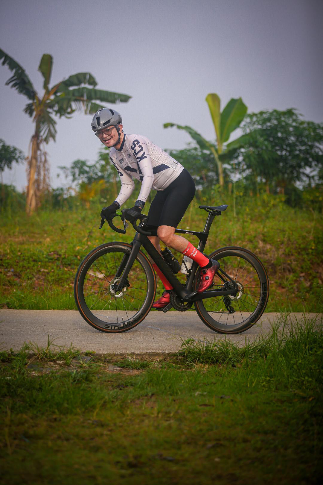 @bechrie menggunakan wheelset Strummer Superdura SLR D50 HR-800. Photo credit: @bechrie.